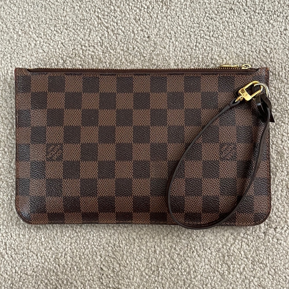 Louis Vuitton Neverfull Damier Ebene Wristlet